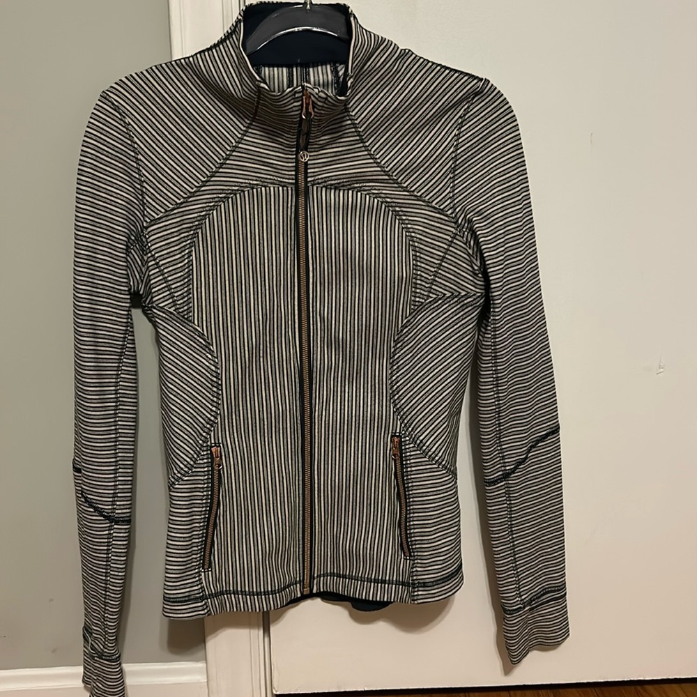 limited edition LULULEMON define jacket